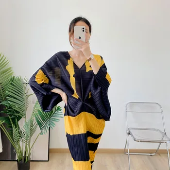 Miyake skladaný 2022 nový štýl high-end fashion elegantné nika dizajnér tvaru šaty voľné tenké veľké veľkosti folda batwing rukáv šaty